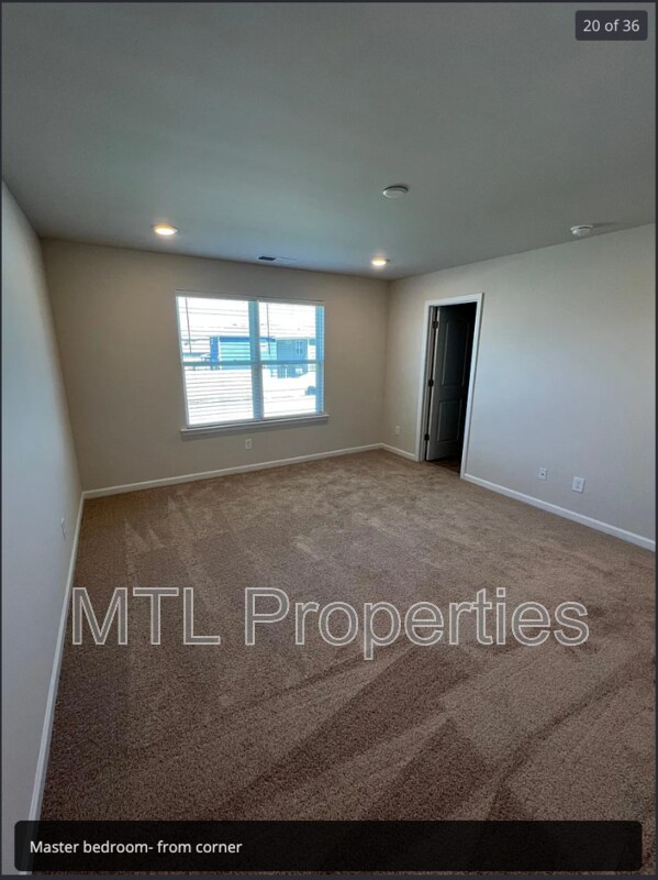 Building Photo - 2011 Weddington Pointe Dr
