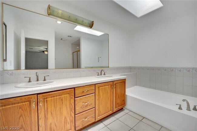 Building Photo - 7595 W Camero Ave