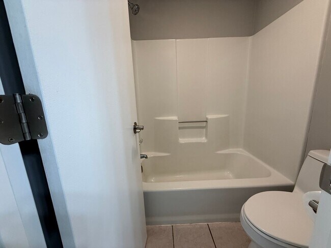 Building Photo - 1312 Twin Springs Ct