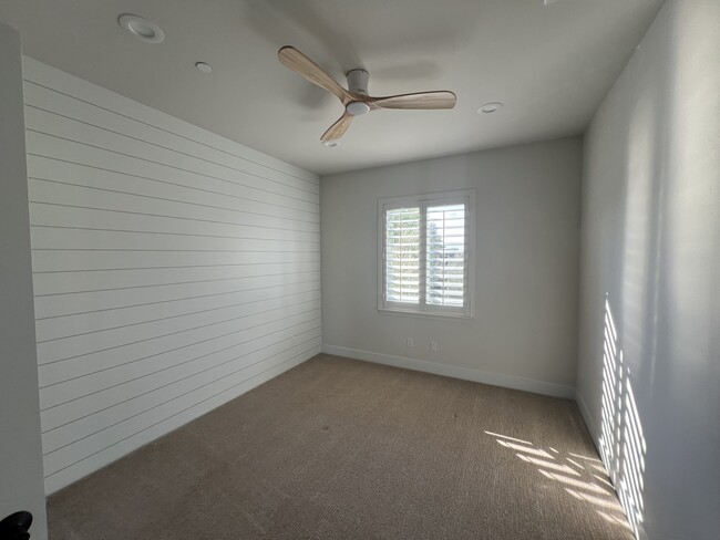 Guest Bedroom - 34189 Hourglass St