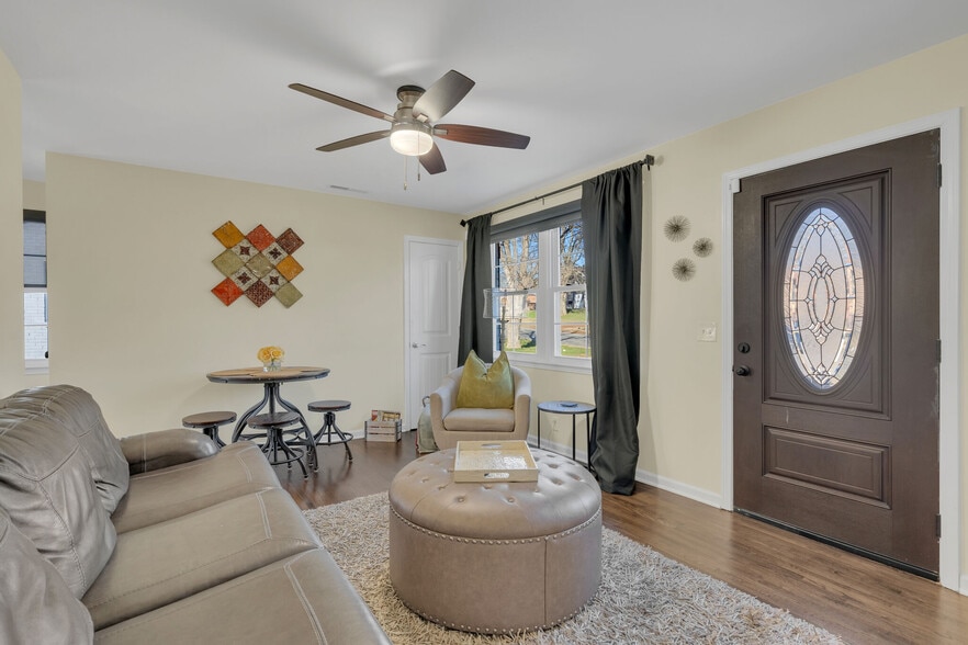 Building Photo - 3365 Hospital Ln