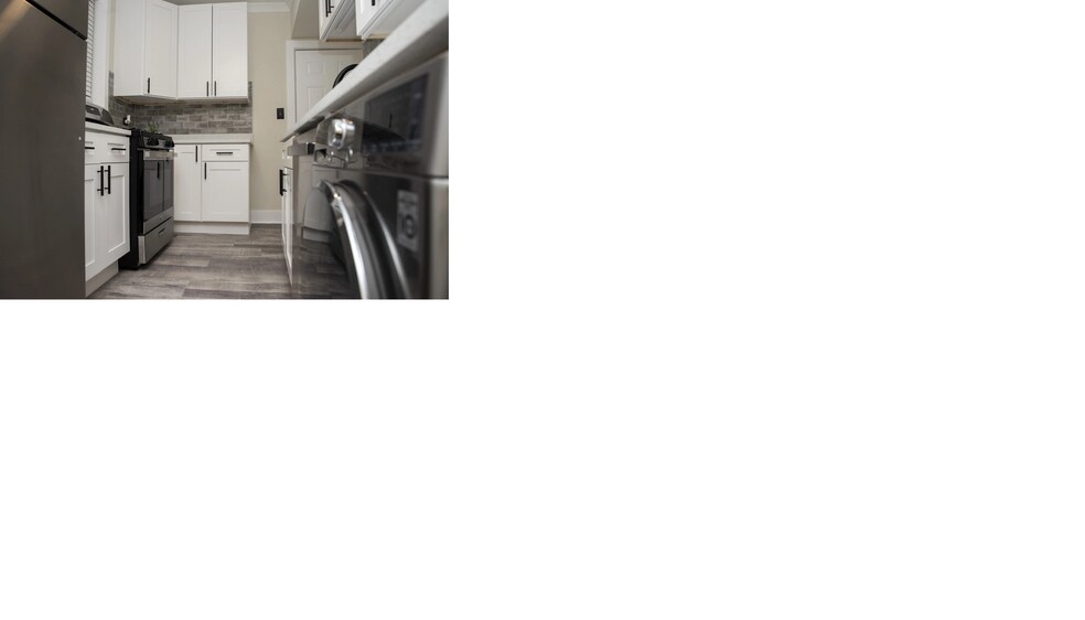 Building Photo - 3839 N Greenview Ave