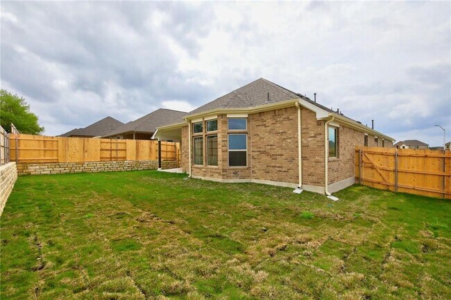 Building Photo - 708 Sunny Ridge Dr