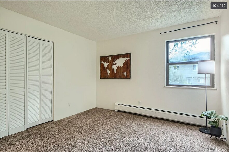 Building Photo - 451 Golden Cir
