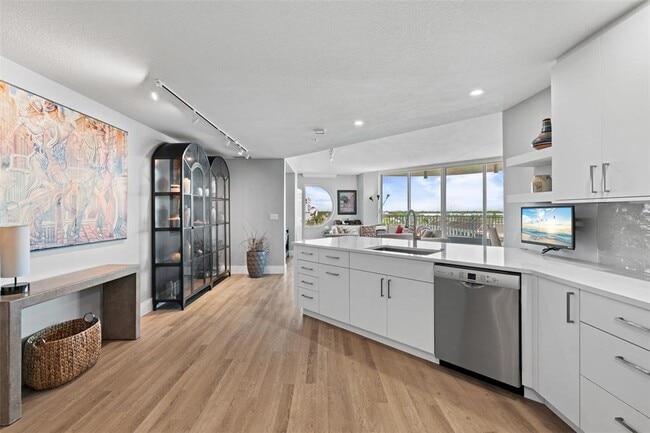 Building Photo - 1771 Ringling Blvd