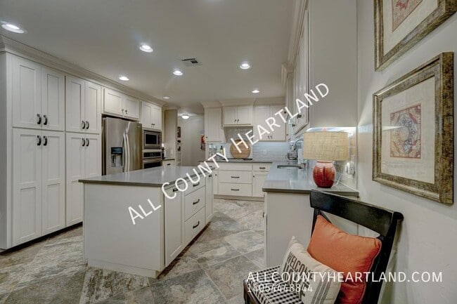 Building Photo - 2948 Kerry Ln