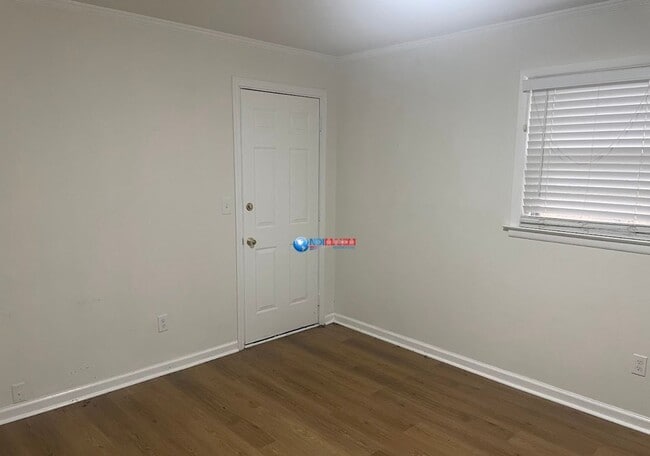 Building Photo - Newly RENOVATED 4-bedroom ranch in PARKVIE...