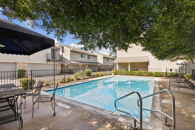 Building Photo - 7450 Holly Hill Dr