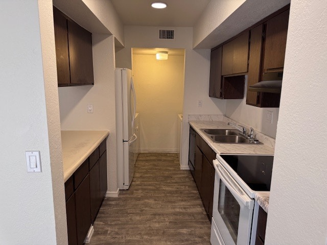 Kitchen - 7602 N 61st Ave