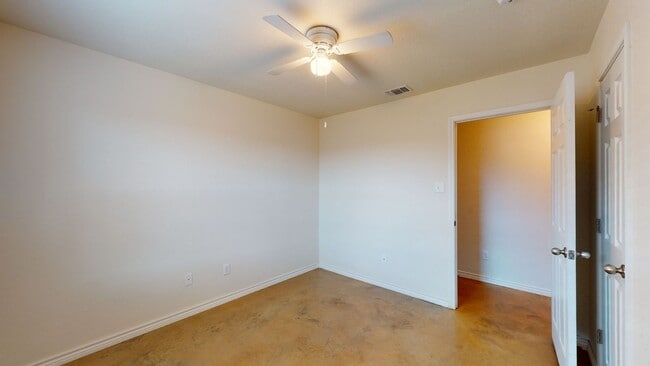 Building Photo - 2 WEEKS FREE !!!! GORGEOUS DUPLEX IN COPPE...