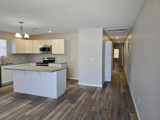 Building Photo - 4115 W 57th St