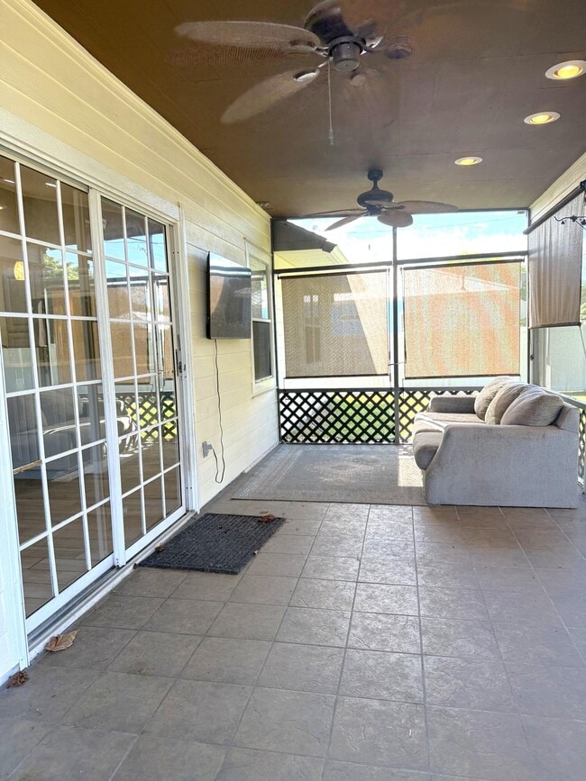 Building Photo - 1835 17th Ave SW