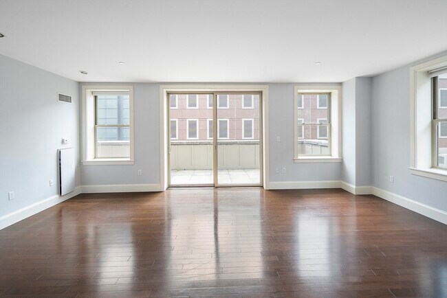 Building Photo - 116-128 Rantoul St