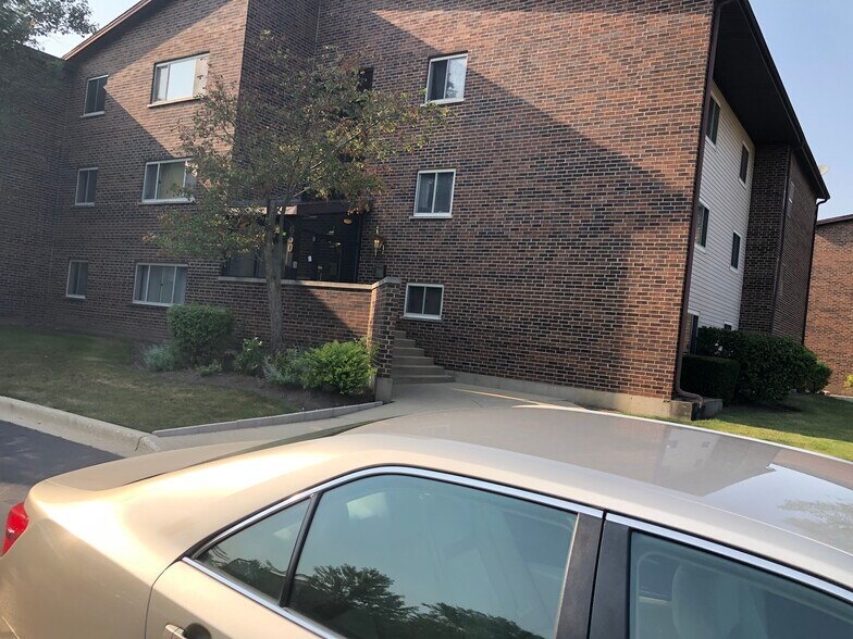 Building Photo - 650 Perrie Dr