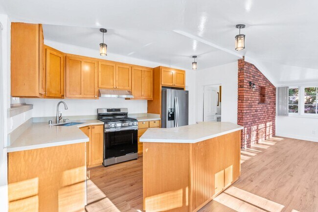 Building Photo - Downtown Napa 2 bdrm 1.5 Bath Home Availab...