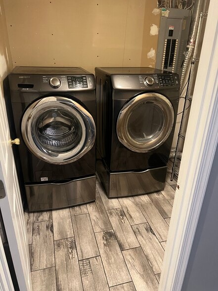 Basement laundry - 355 Capetowne Rd