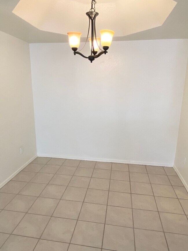 Building Photo - 2 Bedroom 2 Bath in Mesa