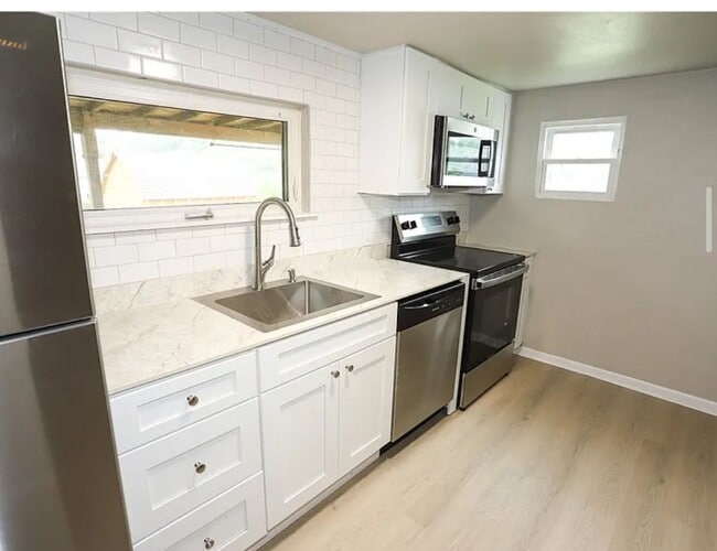 Building Photo - 513 Bucktown Rd