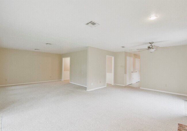 Building Photo - 419 S Starboard St