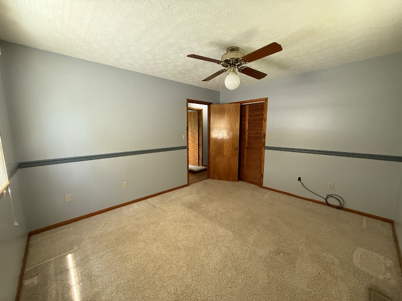 Building Photo - 125 Amhurst Ln