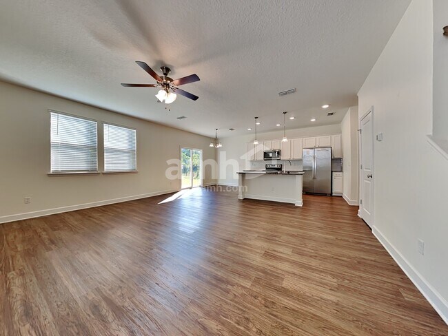 Building Photo - 8481 Highfield Ave