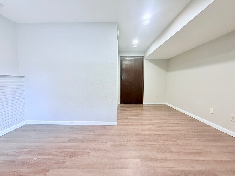 Bed #3 - 2302 W 3rd St