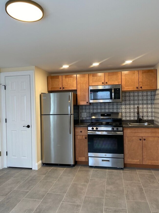 Building Photo - 158 North St