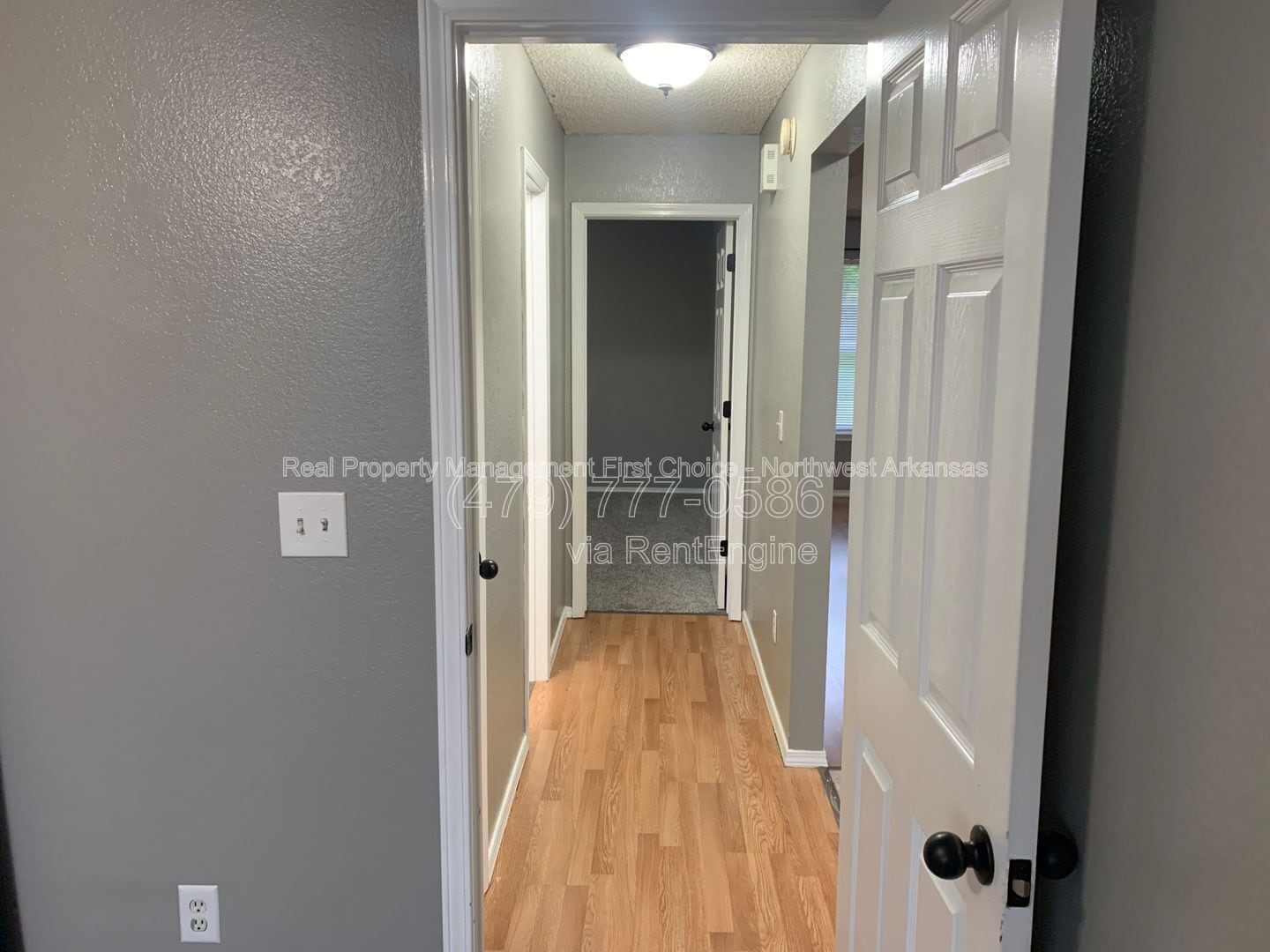 Building Photo - 509 E Pinion St