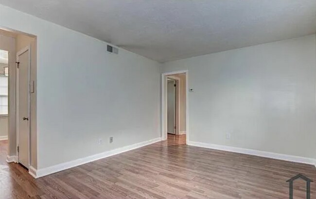 Building Photo - Newly Renovated 2 bedroom Unit for Rent!!