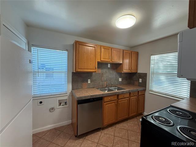 Building Photo - 1349 Kenton St
