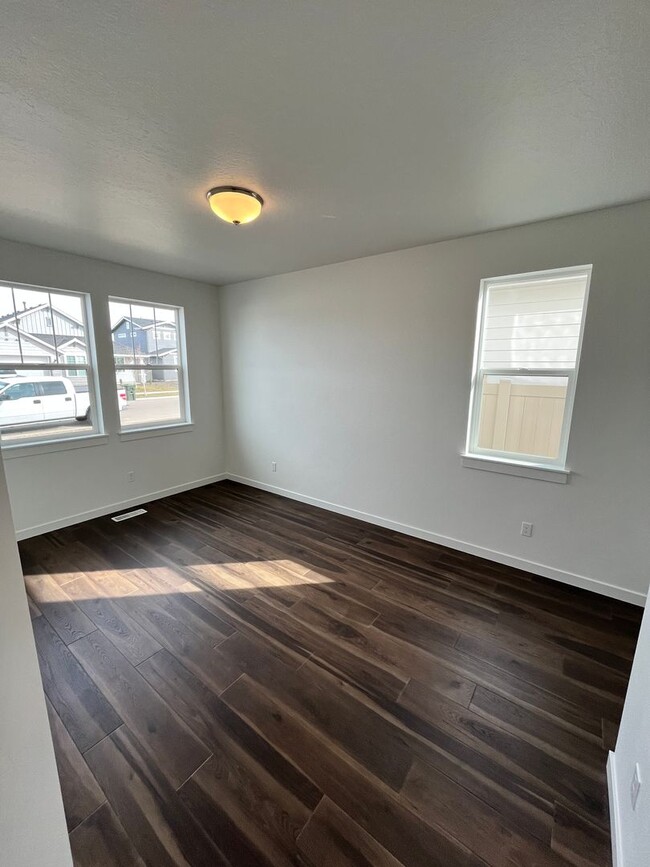 Building Photo - Brand New 3 bed 2.5 bath with flex room No...