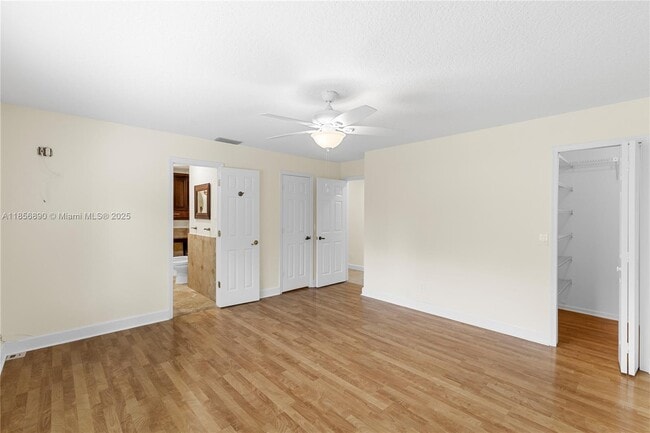 Building Photo - 15800 Surrey Cir
