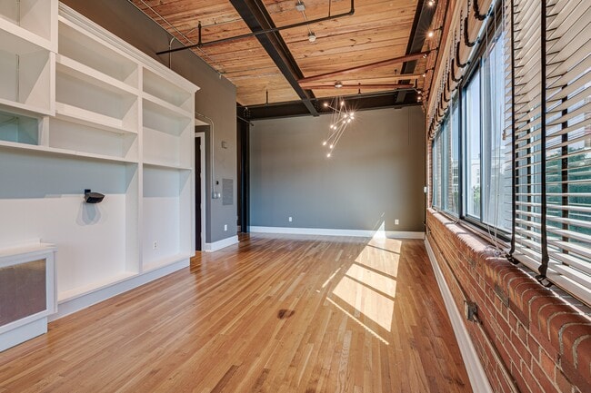 Building Photo - 310 Arlington Ave