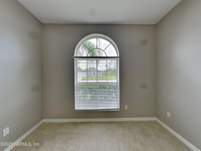 Building Photo - 24 Royal Palm Ln