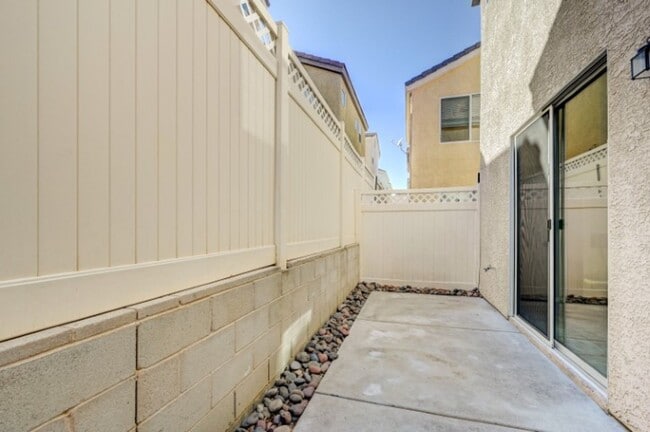 Building Photo - Charming 3-Bedroom, 2-Story Home in the Heart of Silverado Ranch!