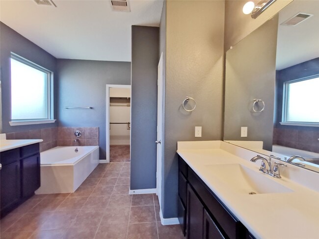 Building Photo - 23226 Verona View Ln