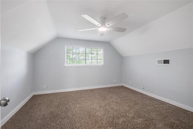 Building Photo - 5504 Coventry Ln