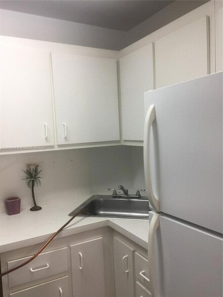 Primary Photo - 9229 SW 87th Ave