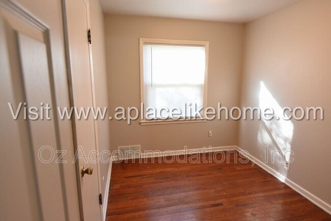 Building Photo - 8918 E 74th St