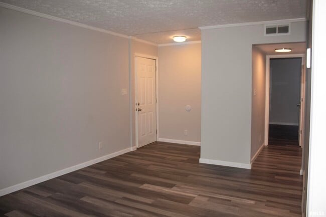 Building Photo - 2539 W Monroe St