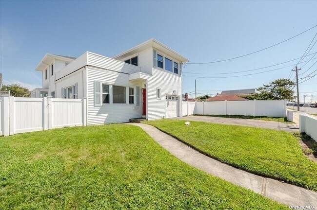 Building Photo - 2000 Ocean Blvd