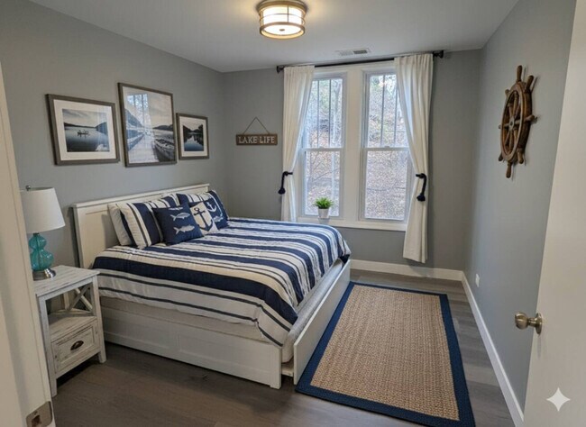 Building Photo - 135 Cora Ave