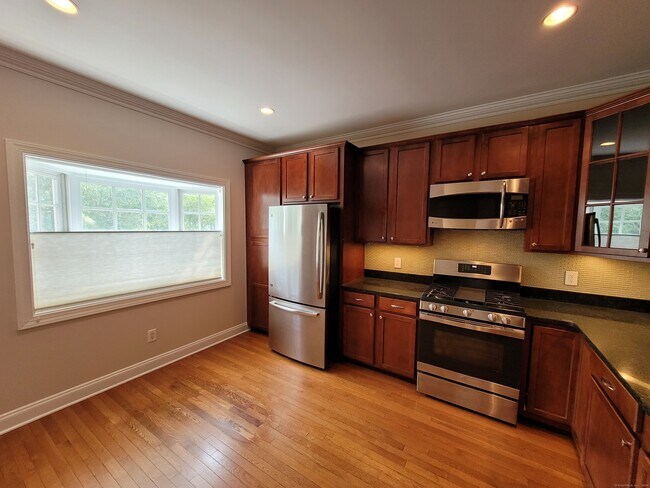 Building Photo - 48 E Hayestown Rd