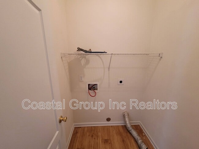 Building Photo - 620 Annaka Loop