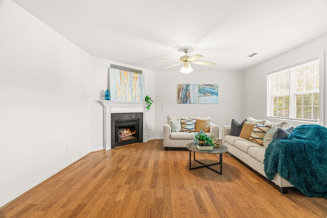 Building Photo - 2221 Mountain Mist Ct