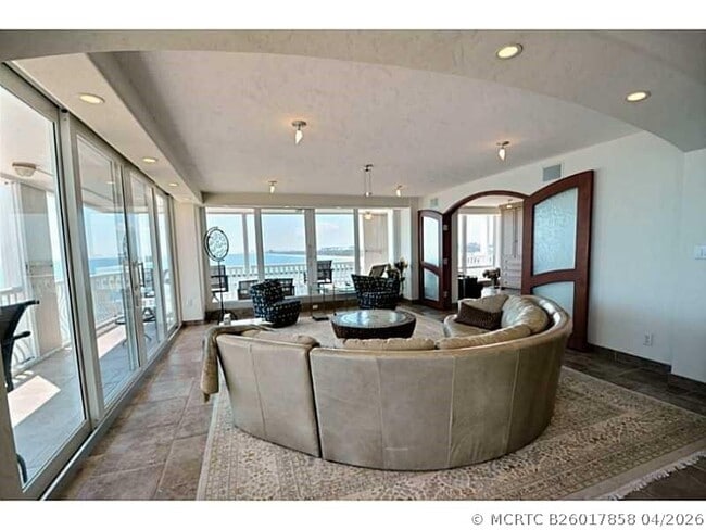 Building Photo - 2200 S Ocean Ln