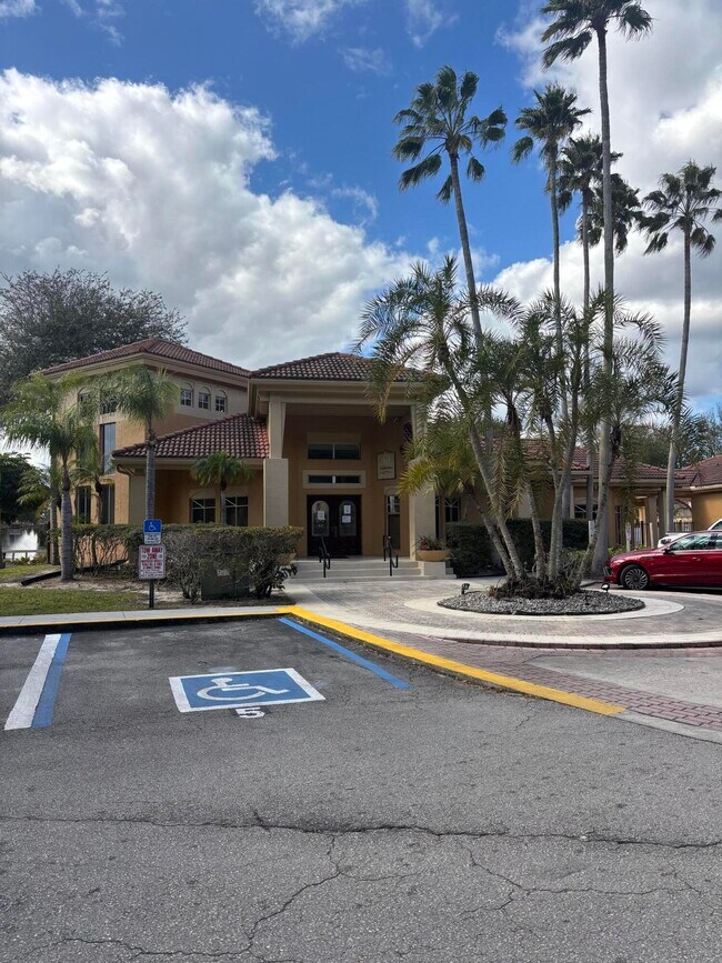 Building Photo - 4831 Via Palm Lakes