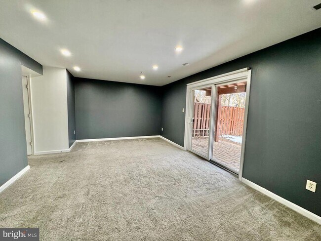 Building Photo - 597 Primus Ct