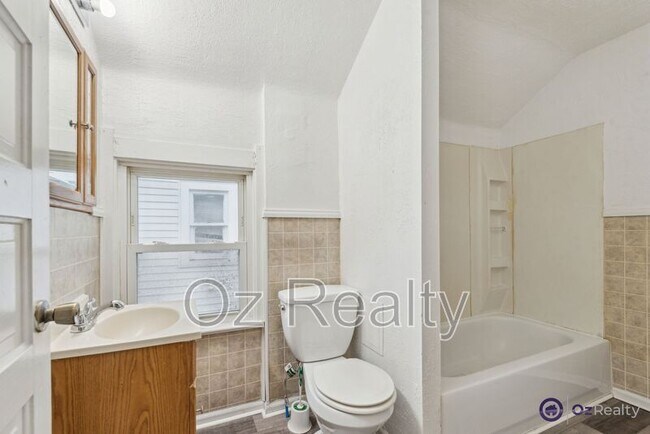 Building Photo - 436 Danberry St