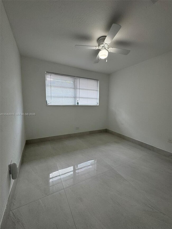 Building Photo - 664 Colson Dr